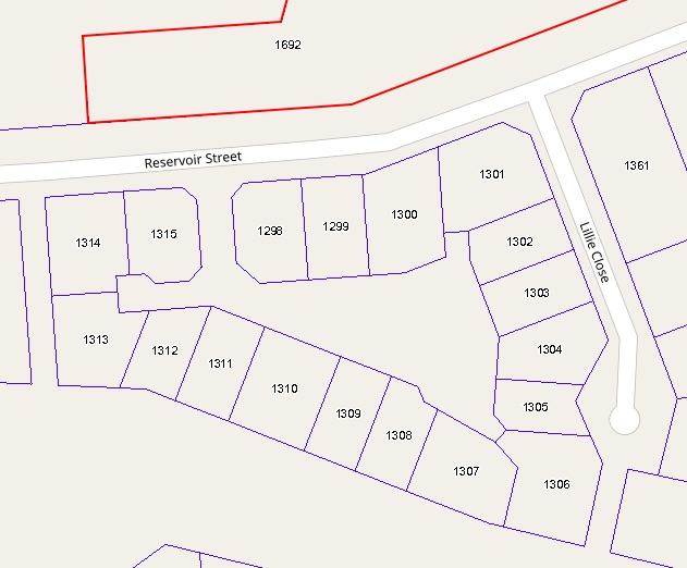 Erf 169 Figure 3: Group housing development to the south of erf 169 Like much of Franschhoek, the site is easily accessible from the Main Road, the tourist corridor and route west, and also onto