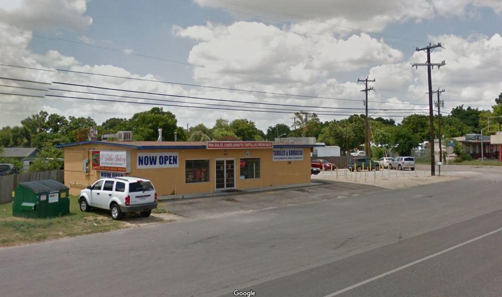 5663 Randolph Blvd San Antonio, TX 78233 PRESENTED BY: PROPERTY HIGHLIGHTS Bakery is a strong regional Tenant with a new 7 year Lease with 5% annual increases Property is 100% leased Corner lot with