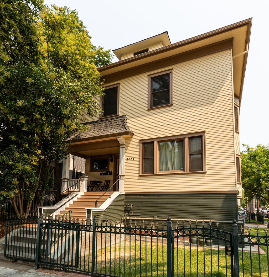 FOR SALE 2031 P Street, Sacramento, CA ±3,300 SF TWO-STORY PLUS LIVE WORK (LOWER LEVEL) MIDTOWN VICTORIAN