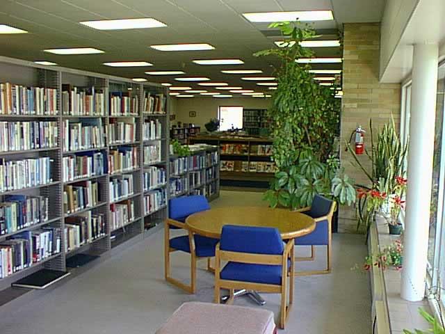 Library reading area - standard recommends : 5 users seats for 1000 people in the
