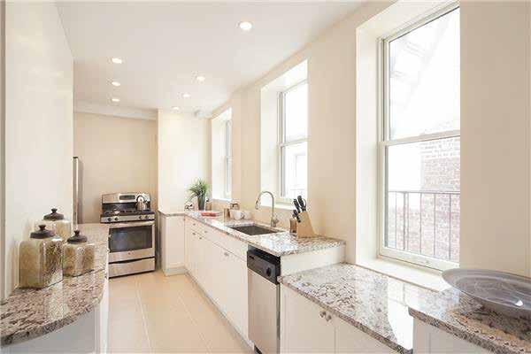 CONDO on Madison and East 63rd offers Mint 2-Bedroom 2-en-suite Master Baths with all