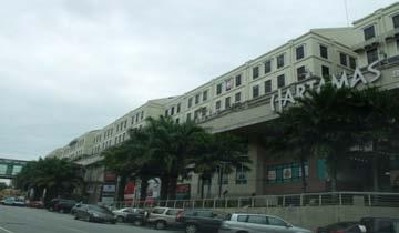 Hartamas Condominium and the nearby townhouses, Plaza Damas is a multifunctional building complex that consists of