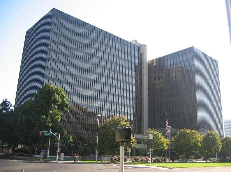 Sacramento Office MarketView Q3 2014 CBRE Global Research and Consulting UNEMPLOYMENT RATE 7.0% VACANCY RATE 19.4% NET ABSORPTION 123,907 sq. ft. AVG ASKING LEASE RATE $1.69 per sq. ft. FSG COMPLETED CONSTRUCTION 0 sq.