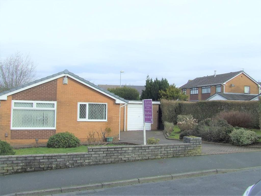 179,950 15 Silverdale Avenue, Chadderton, OL9 9DL Link Detached True Bungalow Two Double Bedrooms Separate Dining