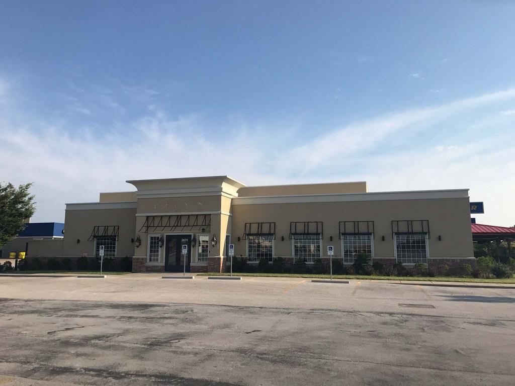 Executive Summary PROPERTY OVERVIEW Now available for land sublease, this restaurant building is conveniently located right next to the Simon Battlefield Mall at the corner of Glenstone and Sunset.