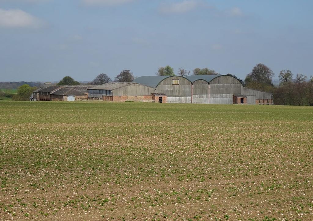350 acres of productive grade 2 and 3 mainly arable land claxby manor farm claxby st andrew, lincolnshire, ln13 0jh Situated within the Lincolnshire Wolds, an Area of Outstanding Natural Beauty Grade