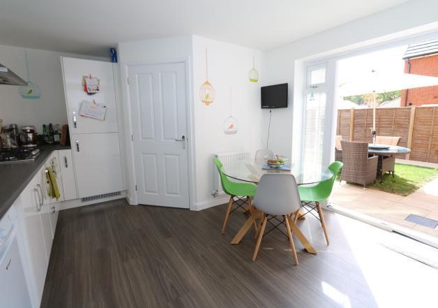 71m) \ Good size kitchen/breakfast room situated towards the rear of the property, the kitchen comprising range of white high gloss base and eye level units, attractive roll edge work surfaces with