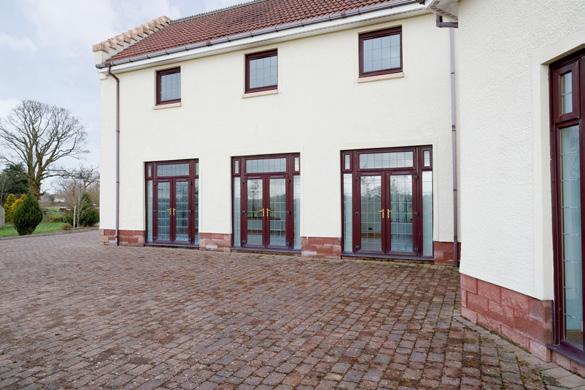 The property is positioned offering quick easy access to local schooling and amenities with Auldhouse, Crosshouse or St Vincents Primary all within a five minute drive with secondary schooling a