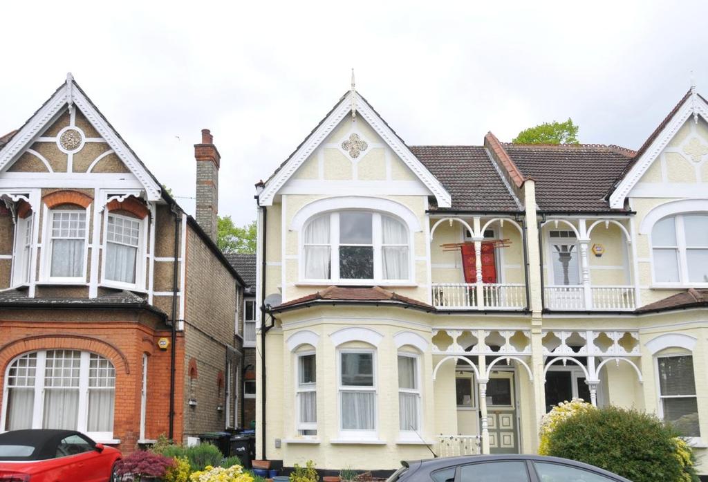 Broomfield Avenue, Palmers Green, N13 If you are looking for a highly individual property having direct access to Broomfield Park, with a sole use rear garden, that can be arranged easily as 4