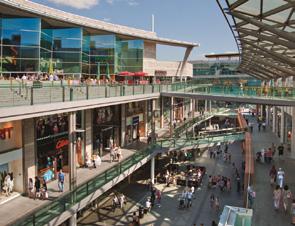 The city s busy retail core and Liverpool One shopping centre lie within only a short walk, as do the popular bars