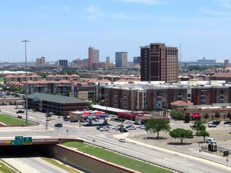 Lubbock, TX LUBBOCK, TEXAS Located on the South Plains of West Texas, Lubbock has long been known as the Hub City.