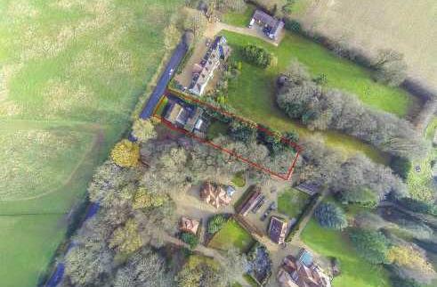 Energy Performance Certificate 75, Park Lane, Old Knebworth, KNEBWORTH, SG3 6PP Dwelling type: Detached house Reference number: 8135-7026-3750-7722-0926 Date of assessment: 22 June 2015 Type of