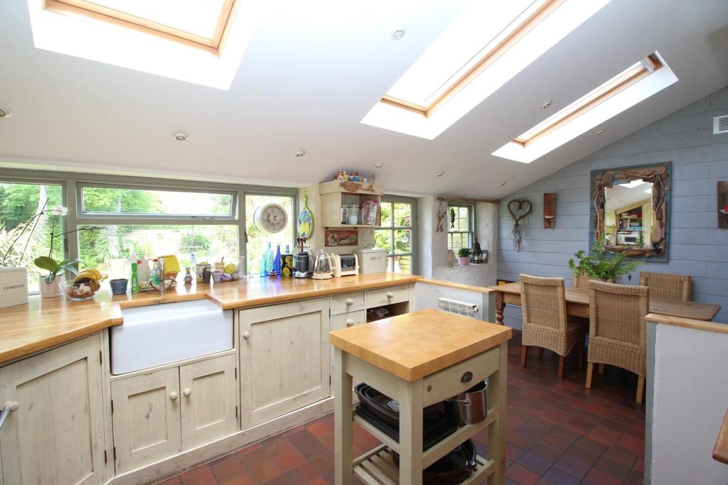 Kitchen/dining room 19 x 11 2 Spacious, bright room with hand built wooden kitchen with solid wooden worktop incorporating a