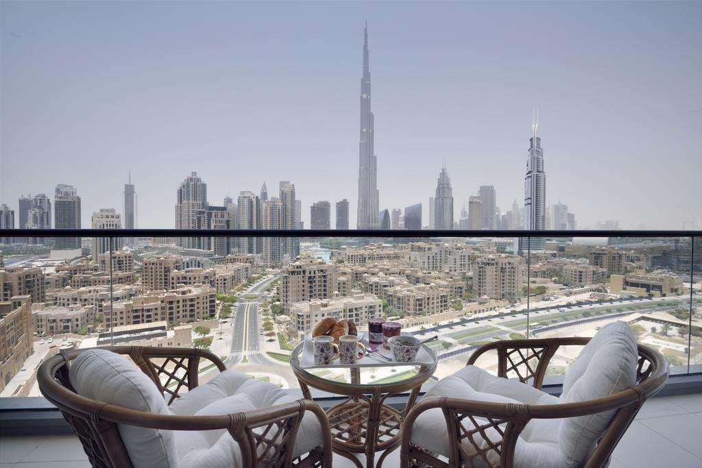 VIEWS Stunning views that take your breath away Come home to the best views of Dubai. View the exciting Burj Khalifa from the privacy of your plush and stylish living room.