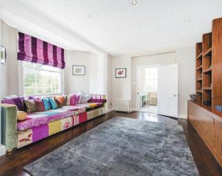 family living space aswell as a rural lifestyle whilst being within easy reach of London.