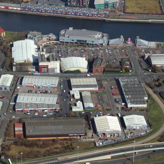LOCATION Kingston Bridge Trading Estate is Glasgow s premier trade park and is situated close to the Kingston Bridge in the Kingston area of Glasgow.