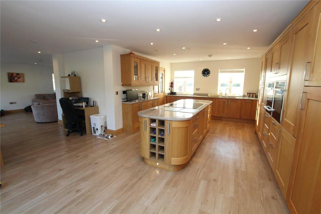 A very spacious new build family home with flexible accommodation and scope for two generation living 4/5 bedrooms, 3 bathrooms, Large open plan kitchen/lounge/diner Built only 2 years ago to a very