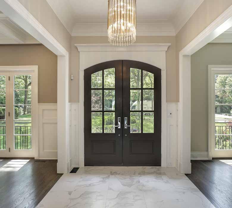 ROOM DIMENSIONS FEATURES Dining Room... 13' x 17' Winning combination: one of Winnetka s prettiest curvy tree-lined streets with incredible Living Room.