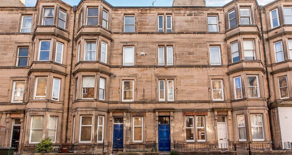 2 BED 1 BATH 23 (3F2) TEMPLE PARK CRESCENT POLWARTH, EDINBURGH, EH11 1JF Traditional two-bedroom third-floor tenement flat in ever-popular Polwarth, offering a