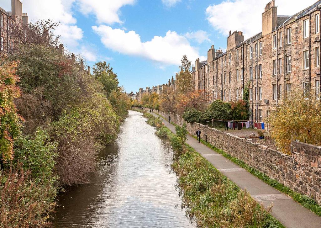 POLWARTH, EDINBURGH Set close to the picturesque Union Canal in Polwarth, Temple Park Crescent