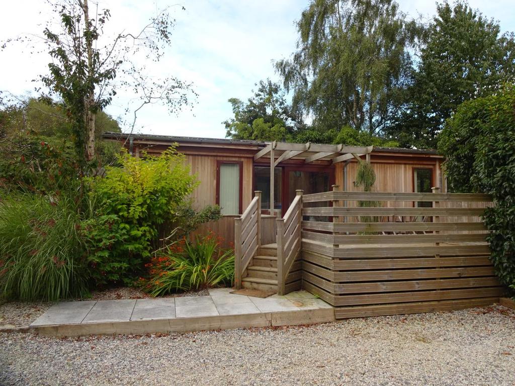 uk 12 Palstone Lodge South Brent Devon TQ10 9NU SUPERB QUALITY DETACHED HOLIDAY LODGE IN AN