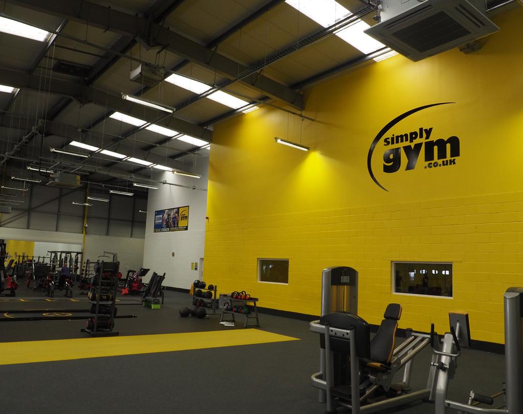 2 SUMMARY Gym premises located directly opposite to Sundorne Retail Park. Extensive car parking area Total Gross Internal Floor area 29,289ft sq (2,721m sq) SITUATION / Total Site Area 1.46 acres (0.