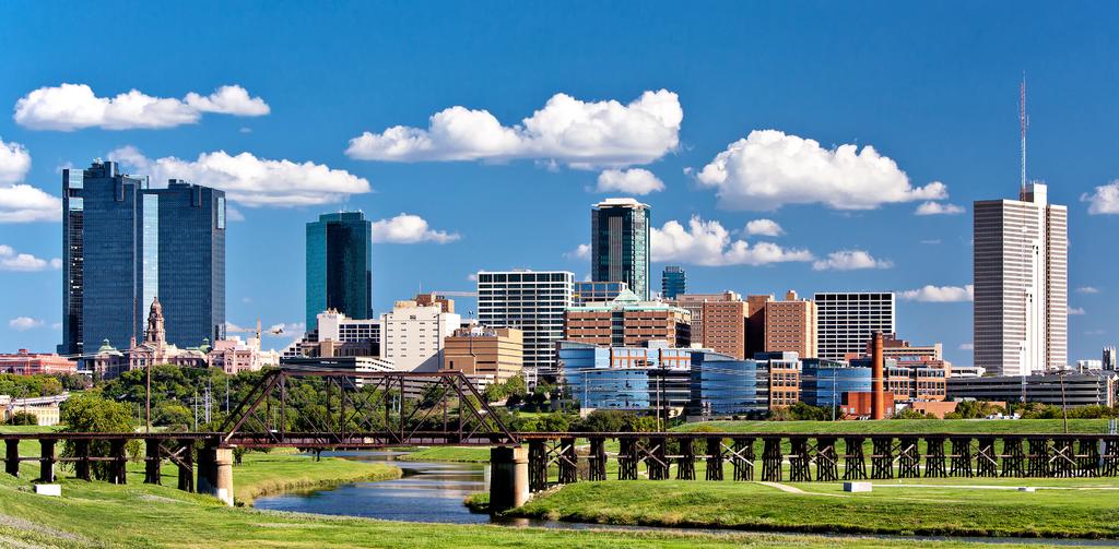 INVESTMENT HIGHLIGHTS FORT WORTH OVERVIEW Over the past 15 years, Fort Worth has established itself as one of the leading economies in the Southern United States due to its high quality of life,
