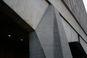building The building contains offices, laboratories, a library, and an auditorium 1970 Marcel Breuer thom Tours are available of the Engineering School and buildings on the Yale Campus Go to
