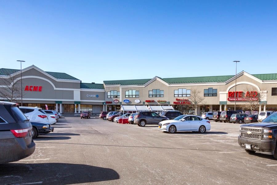 LAKEVIEW SUITES OFFICES FOR LEASE AT LAKEVIEW PLAZA 1505 1515 Route 22 Brewster, NY 10509 Professional Second Floor Office Space Unit C-20 8,391 Square Feet Second Floor Unit C-23 8,130 Square Feet