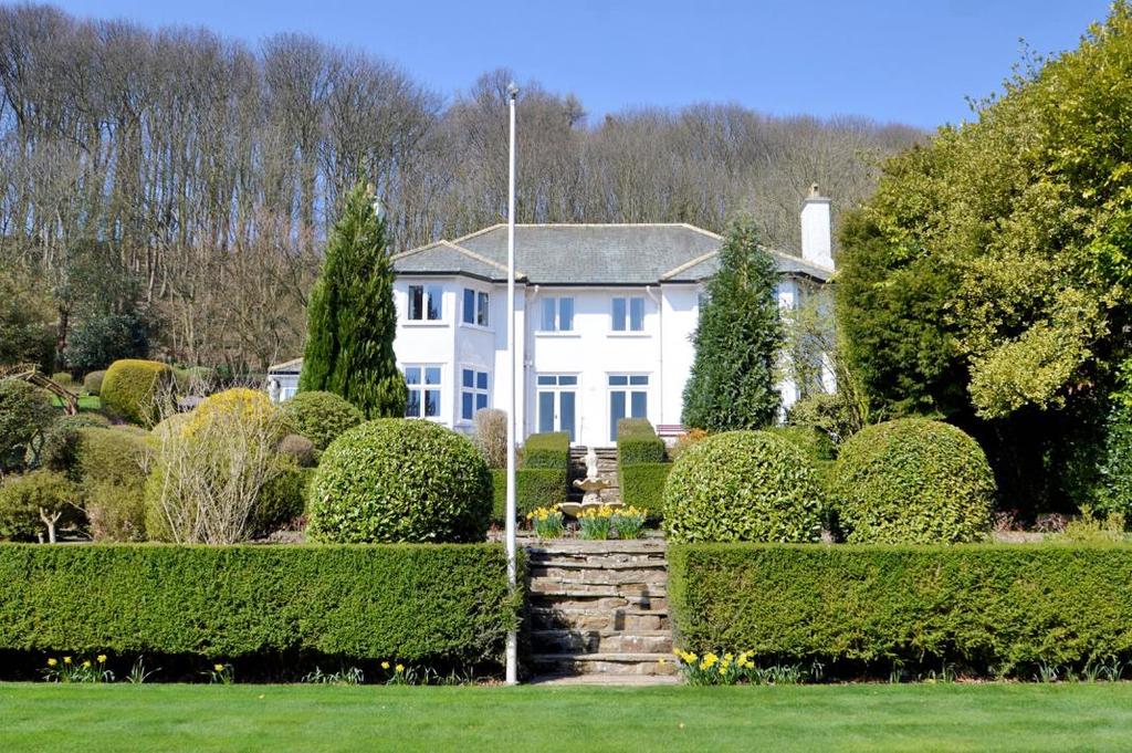 DESCRIPTION / BACKGROUND Carlton Manor is a handsome and highly individual property located within the sought after Deepdale area of Scarborough's South Cliff.