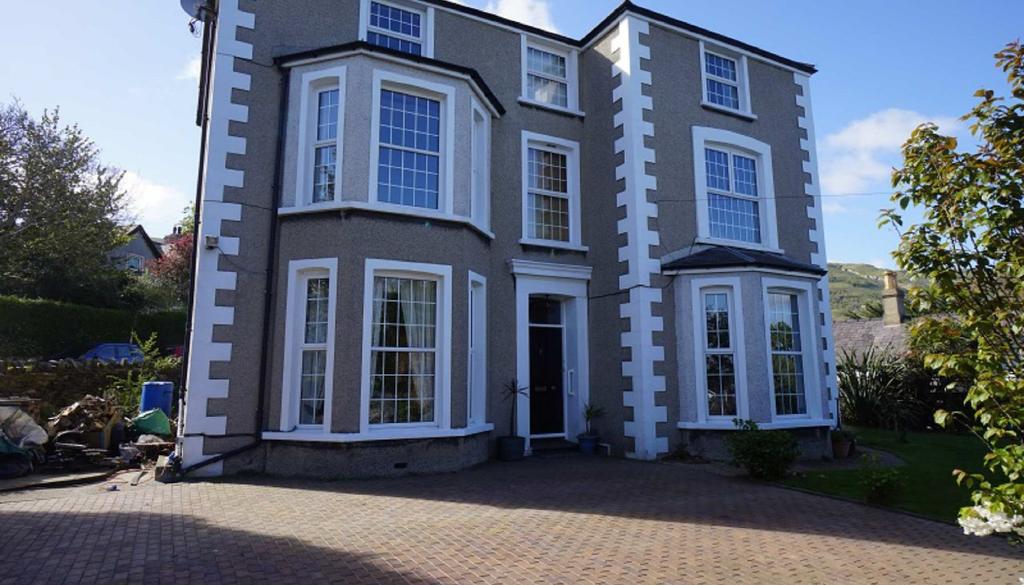 Penholm Penmaenmawr 395,000 A prominent family home or potential Bed & Breakfast