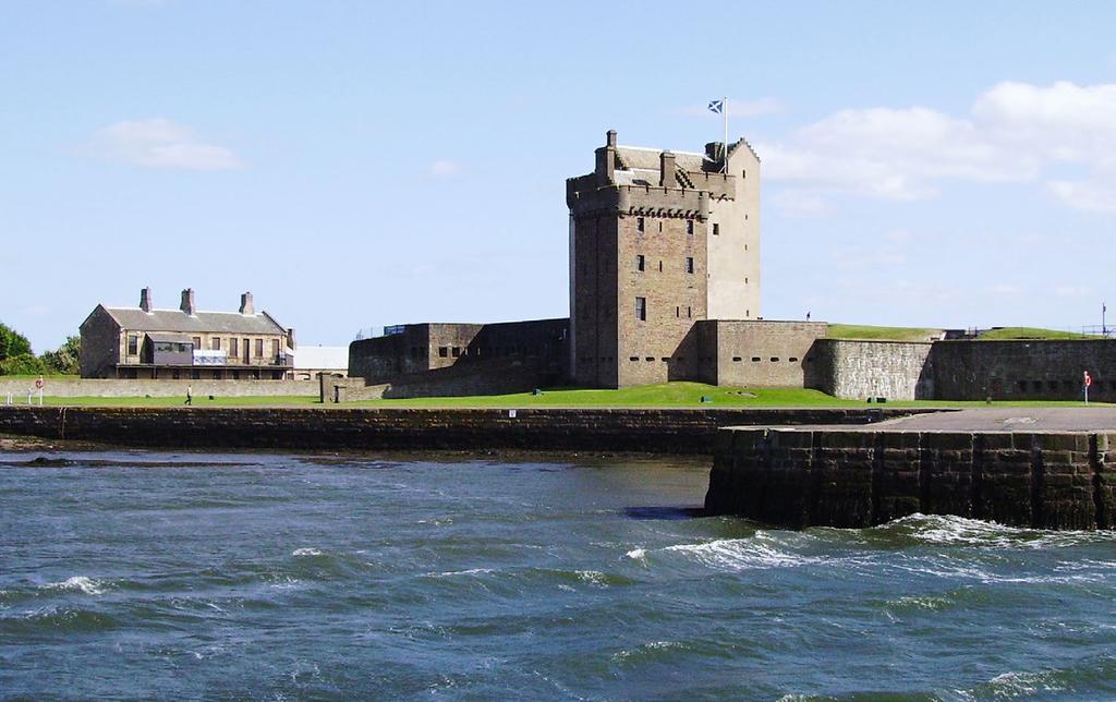 BROUGHTY FERRY Broughty Ferry is situated to the east of Dundee