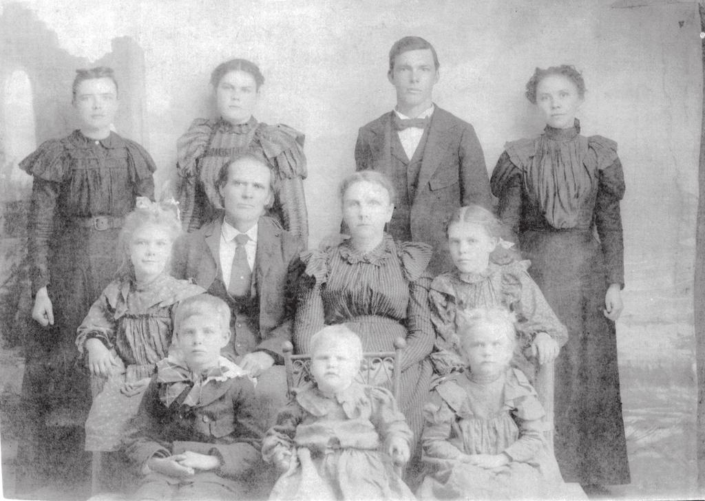 WILLIAM HENRY THOMPSON & FAMILY: Year 1899 or 1900 the family traveled to San Antonio by wagon from Jollyville to have the photo taken.