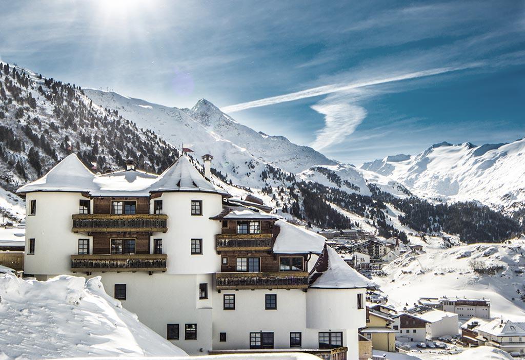 LOCATION / WELLNESS AREA / FUTURE Due to the expansion of the Chalet Obergurgl apartments in 2017, 14 additional apartments will be built with a