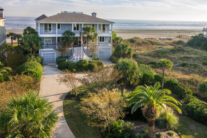 SOLD by Isle of Palms $3,750,000 202 Ocean Boulevard Highlights 202 Ocean Boulevard $3,750,000 Sold Price Single Family Detached Isle of Palms Community 5,194 Approx. Sq.Ft.