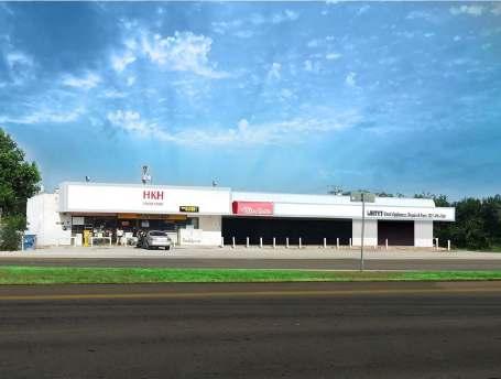 FOR SALE OR LEASE 801 S Industrial Blvd. (SH157) Euless, TX 76040 7,275 Sq. Ft. Retail Center Sale $498,000 (68.45 PSF) Lease $10.50 PSF + NNN ($3.
