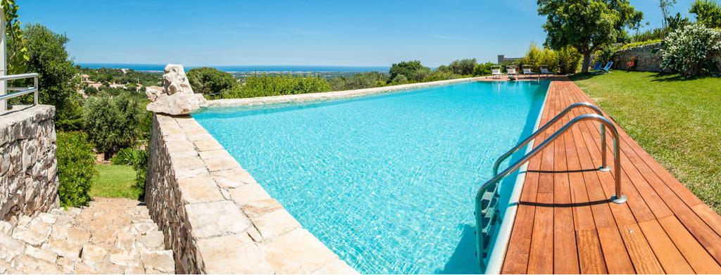 VILLA MONOPOLI VIEW MONOPOLI - PUGLIA Amenities: ADSL Wi-Fi Internet Air Conditioning Country Views Daily cleaning Dishwasher DVD Player Gym Ocean
