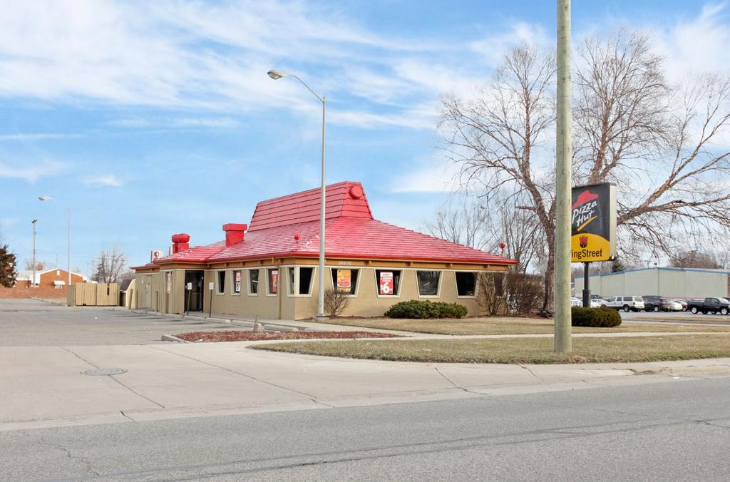 Pizza Hut 26800 Plymouth Road,