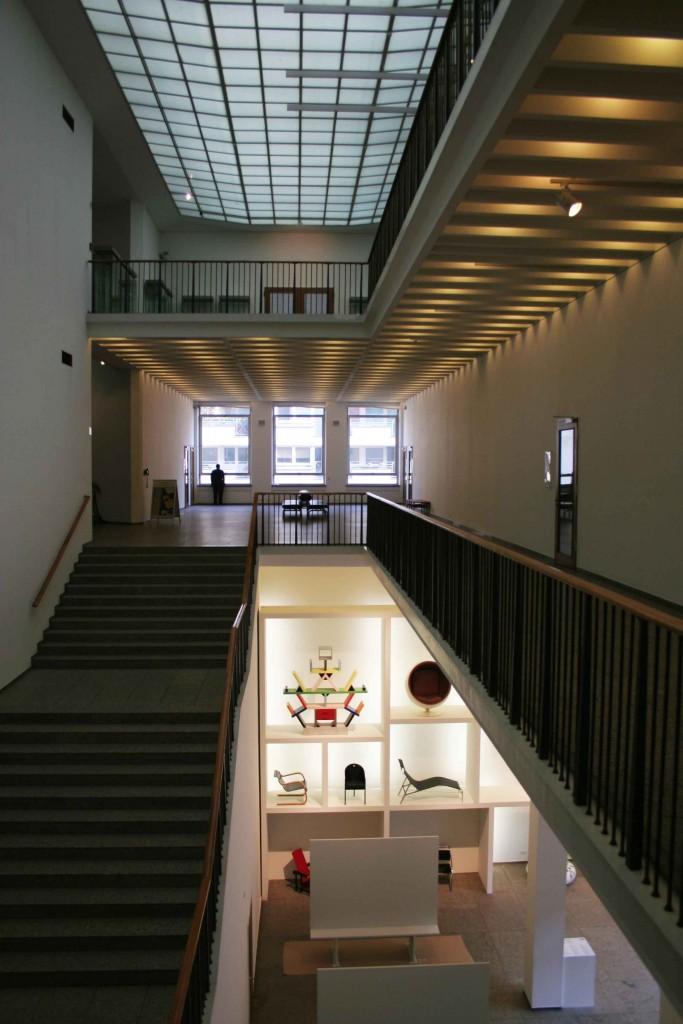 The building was sensitively renovated by the Cologne architect Walter Lom in 1983 1957 Main designer, Rudolf Schwarz Walter von Lom Naomi Tuesday to Sunday 11 am - 5 pm Public tours: Saturdays,
