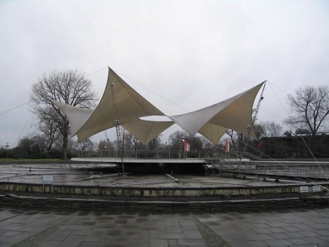 entrance to the Rheinpark is next to the massive "Köln Kongress" centers, alongside the river Just outside