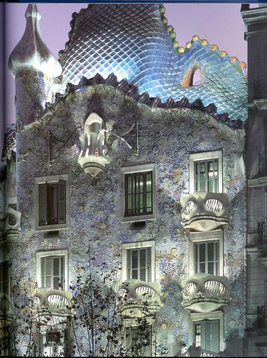 Antoni Gaudi Photo