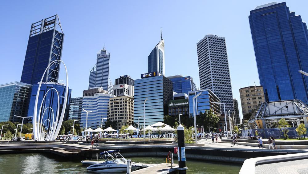 Market Commentary Perth CBD Office November 2016 Executive Summary The vacancy rate at 3Q16 is 24.7%, reflecting a quarterly increase of 0.1 percentage points.
