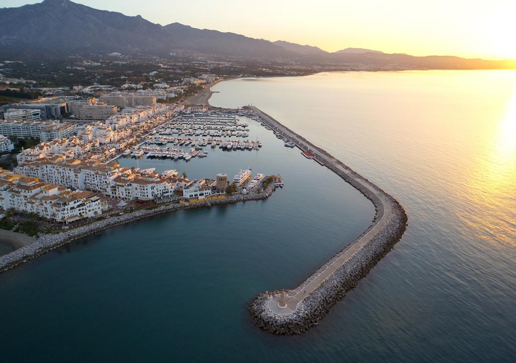PRIVILEGED LOCATION Just a few minutes to Marbella - the capital of the Costa del Sol. Near to Puerto Banus and Sotogrande - the most important destinations on the Mediterranean coast.