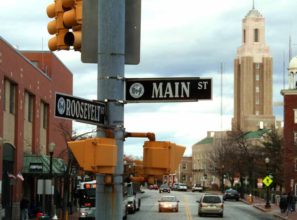 DIVERSE ECONOMIC OPPORTUNITIES Founded in 1671 at the strategic falls of the Blackstone River and the upper tidewaters of Narragansett Bay, the city of Pawtucket holds a special place in the