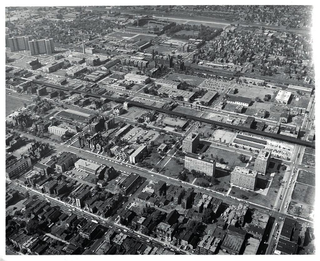URBAN SCALE AND CLEAR STRUCTURE, 1951-59 6.31 Aerial photograph of iit campus in 1958, as seen from nw.