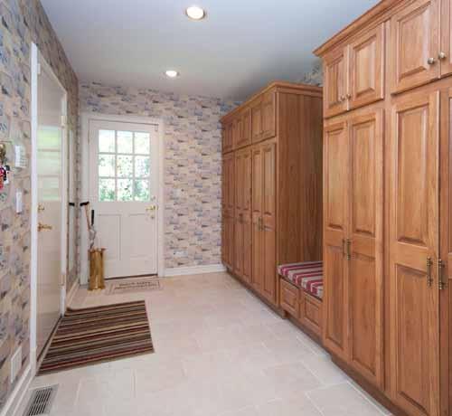 Mudroom Ample built-ins, seating