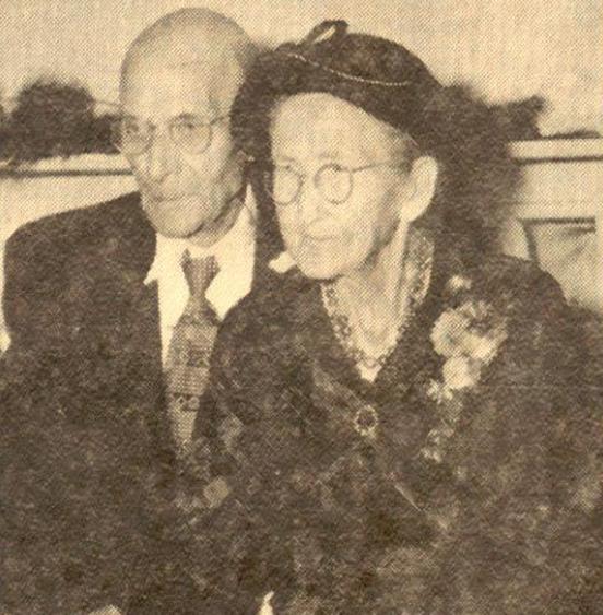 98 M v. Daniel Buchanan Stewart was born in 1876 in Taymouth, N.B. He died in 1973. Daniel married Ann MacKenzie Reid, daughter of Daniel Reid and Margaret Ross on 18 Oct 1894 in Willingdon.