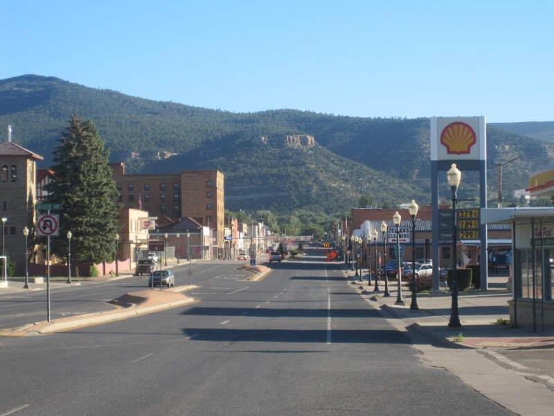 Raton, NM MSA Raton, New Mexico, meaning little mouse in Spanish, is located in northern part of the state just 6 miles from Colorado state border.