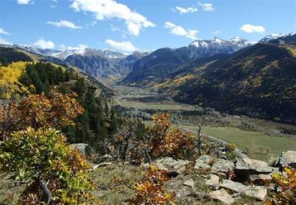 820 ELK RIDGE ROAD, TELLURIDE CO $2,149,000 This 35-acre parcel overlooks the valley floor with 360 degree views of the famous Wilson Peaks, the Ski Area and the San Sophia Ridge.