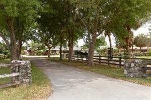 Ceiling Fans/Central Cooling Rare opportunity to own a spacious equestrian property on